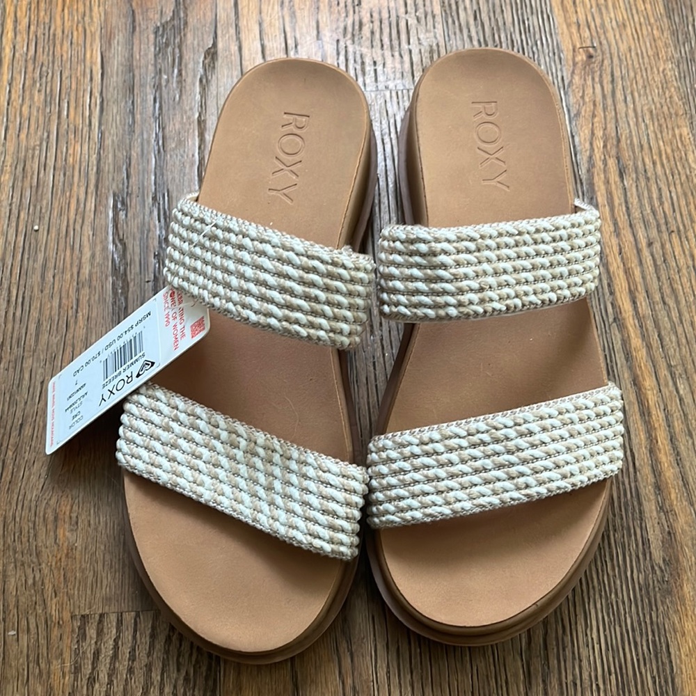 Roxy sandals , cream color size 7 , brand new , very comfortable